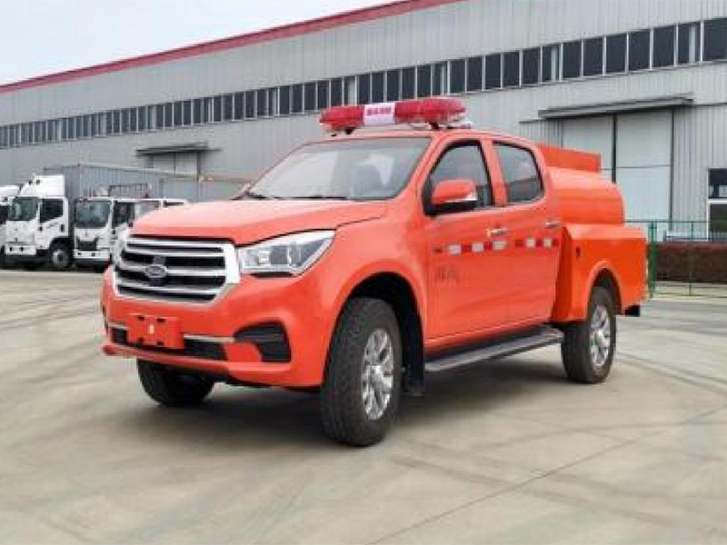 小型四驱庆铃双排1.0方高压喷雾车